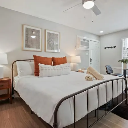 Explore Austin Life Studio Near Guadalupe St
